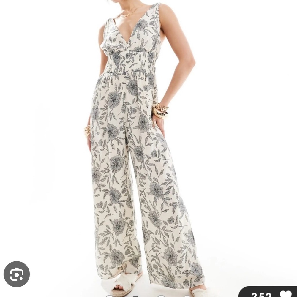 Abercrombie & Fitch Scrunchie Strap Jumpsuit- brand new!